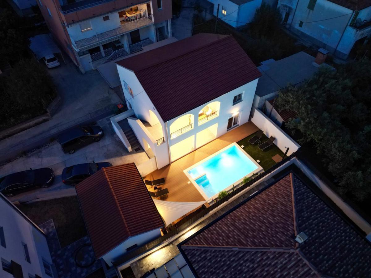 Bernie Apartments With A Pool Zadar Eksteriør billede