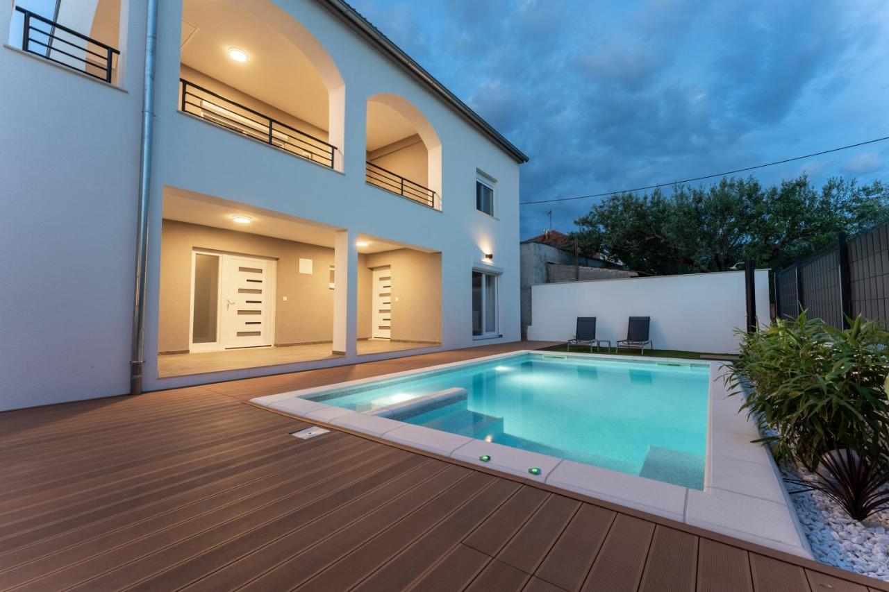 Bernie Apartments With A Pool Zadar Eksteriør billede