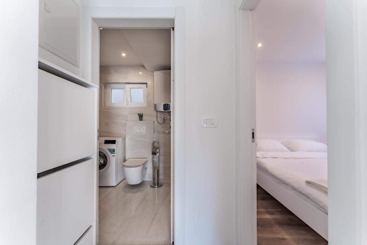 Bernie Apartments With A Pool Zadar Eksteriør billede